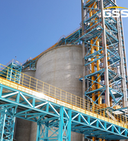 三托輥皮帶輸送機的結構相對簡單，維護保養(yǎng)相對容易，成本較低